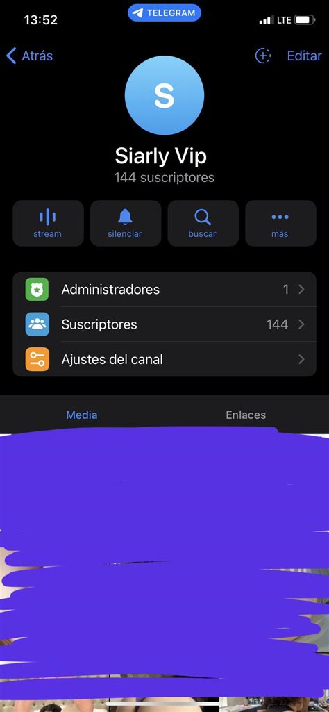 Siarly recibe un anal y grita de placer .
